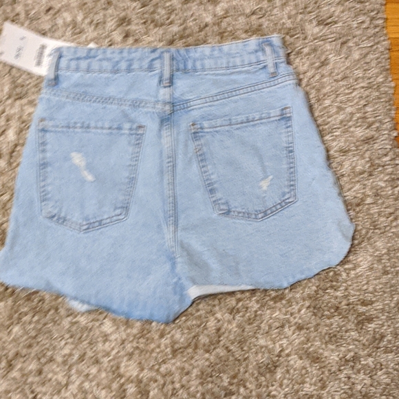 Zara distressed cut off shorts - 4 nwt - Picture 3 of 3
